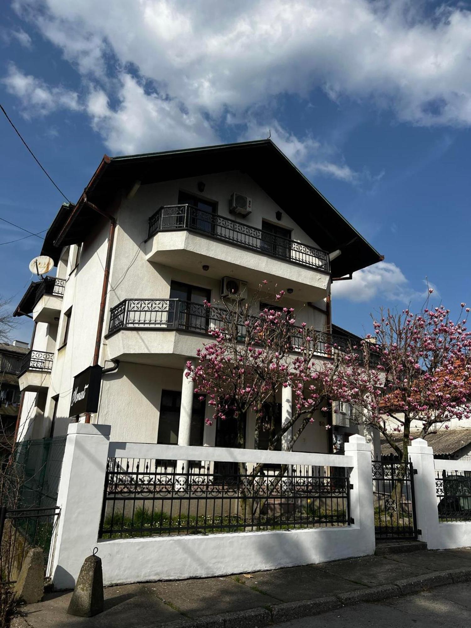 Hostel Tuzla Luaran gambar