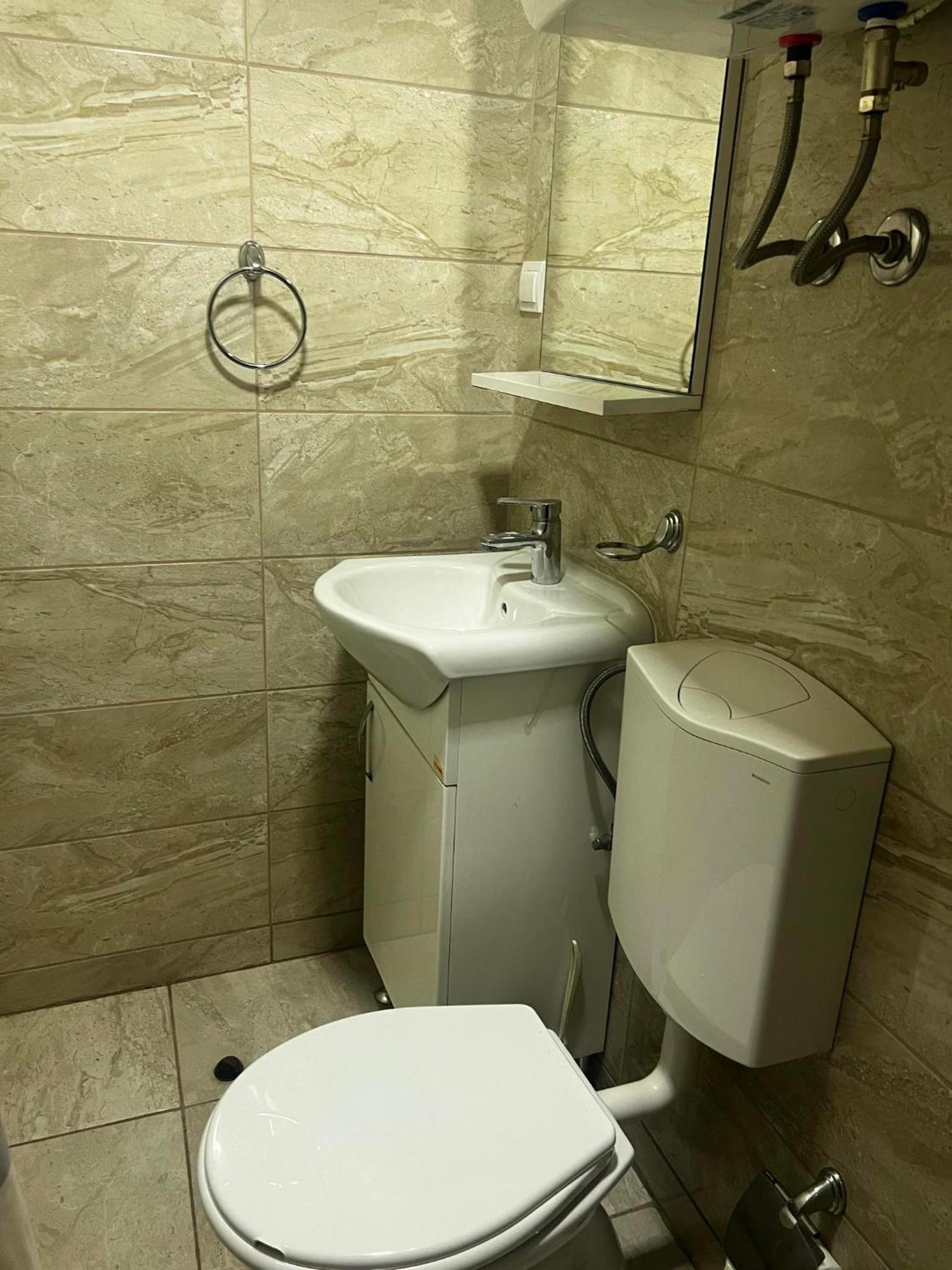Hostel Tuzla Luaran gambar