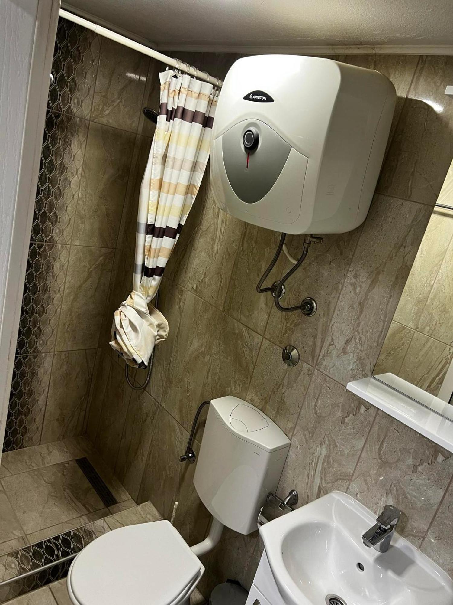 Hostel Tuzla Luaran gambar