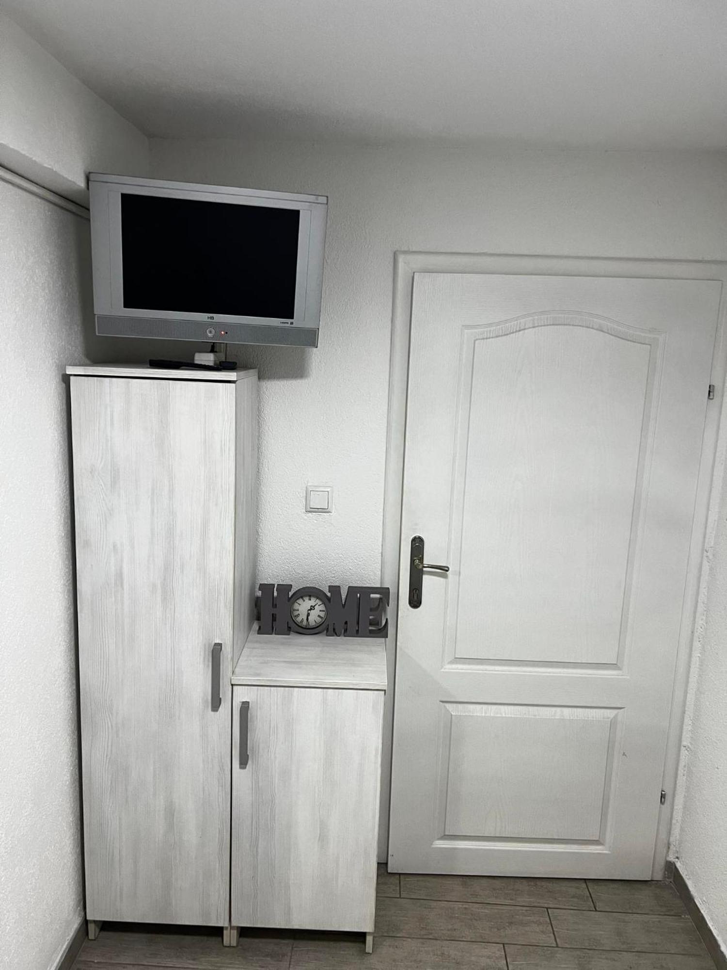 Hostel Tuzla Luaran gambar