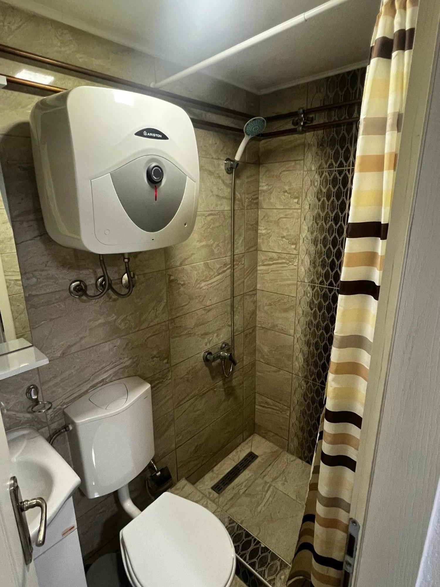Hostel Tuzla Luaran gambar