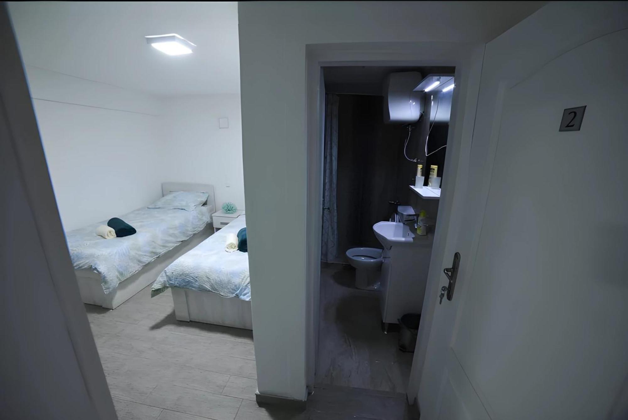 Hostel Tuzla Luaran gambar