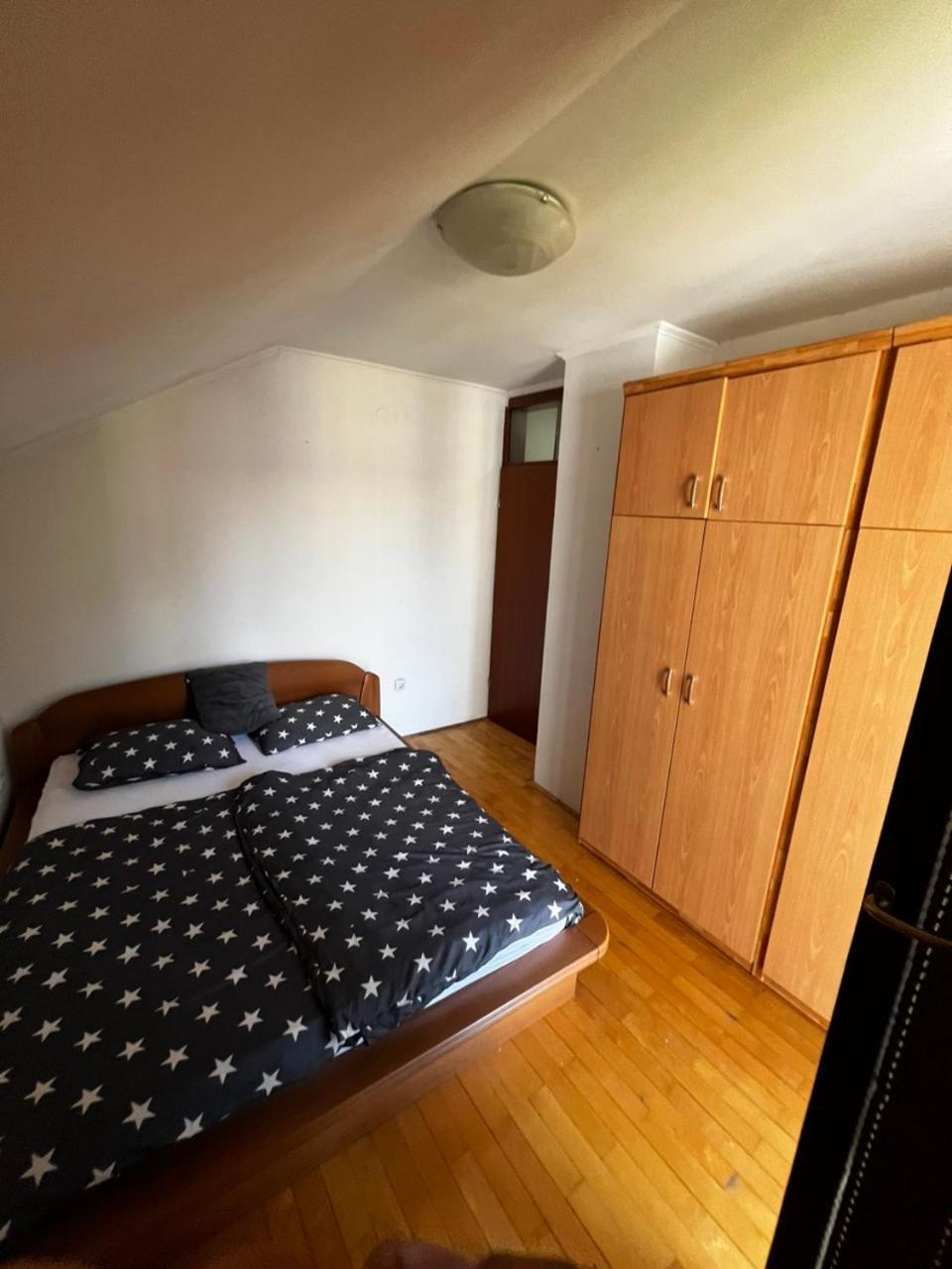 Hostel Tuzla Luaran gambar