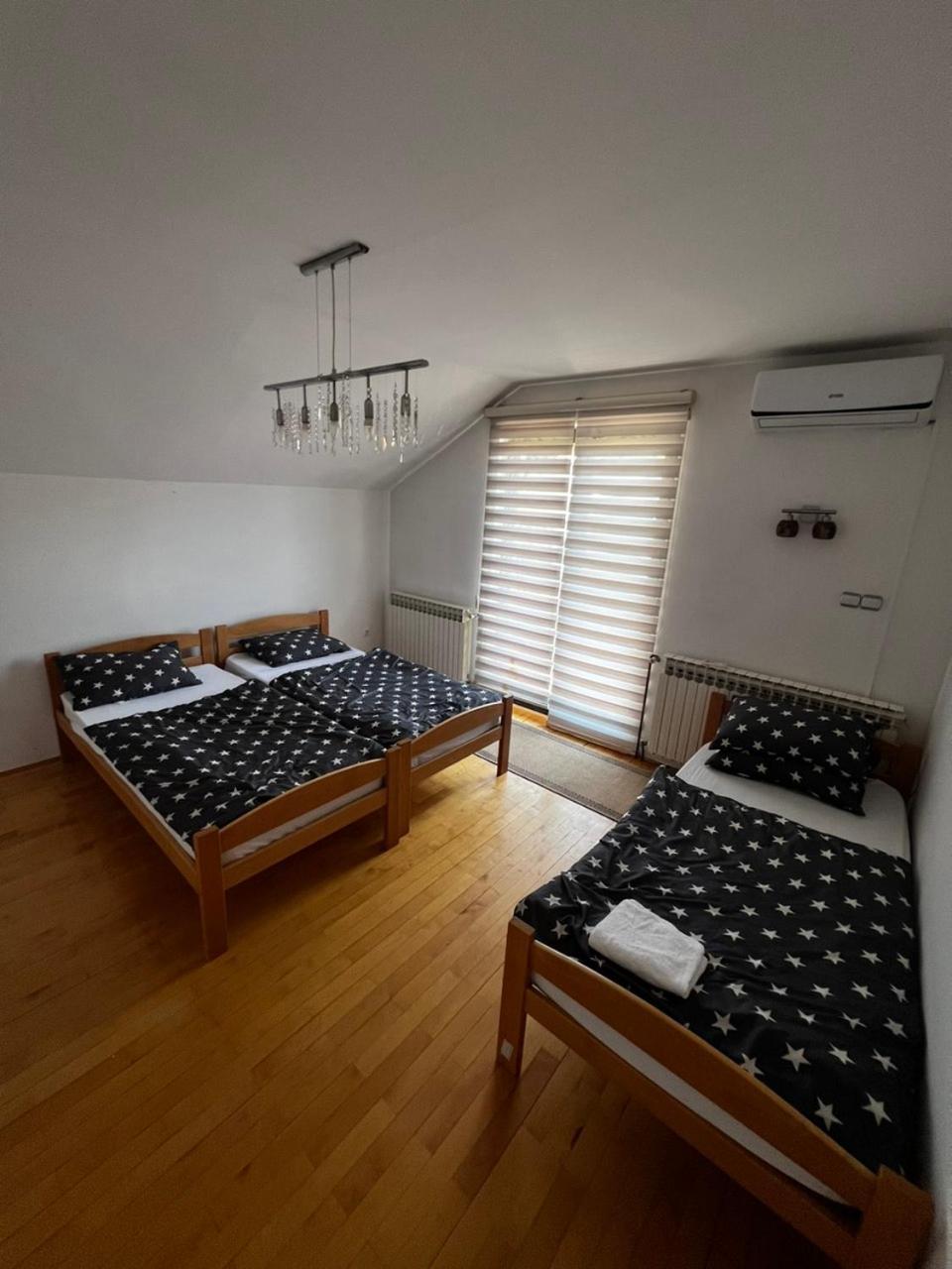 Hostel Tuzla Luaran gambar