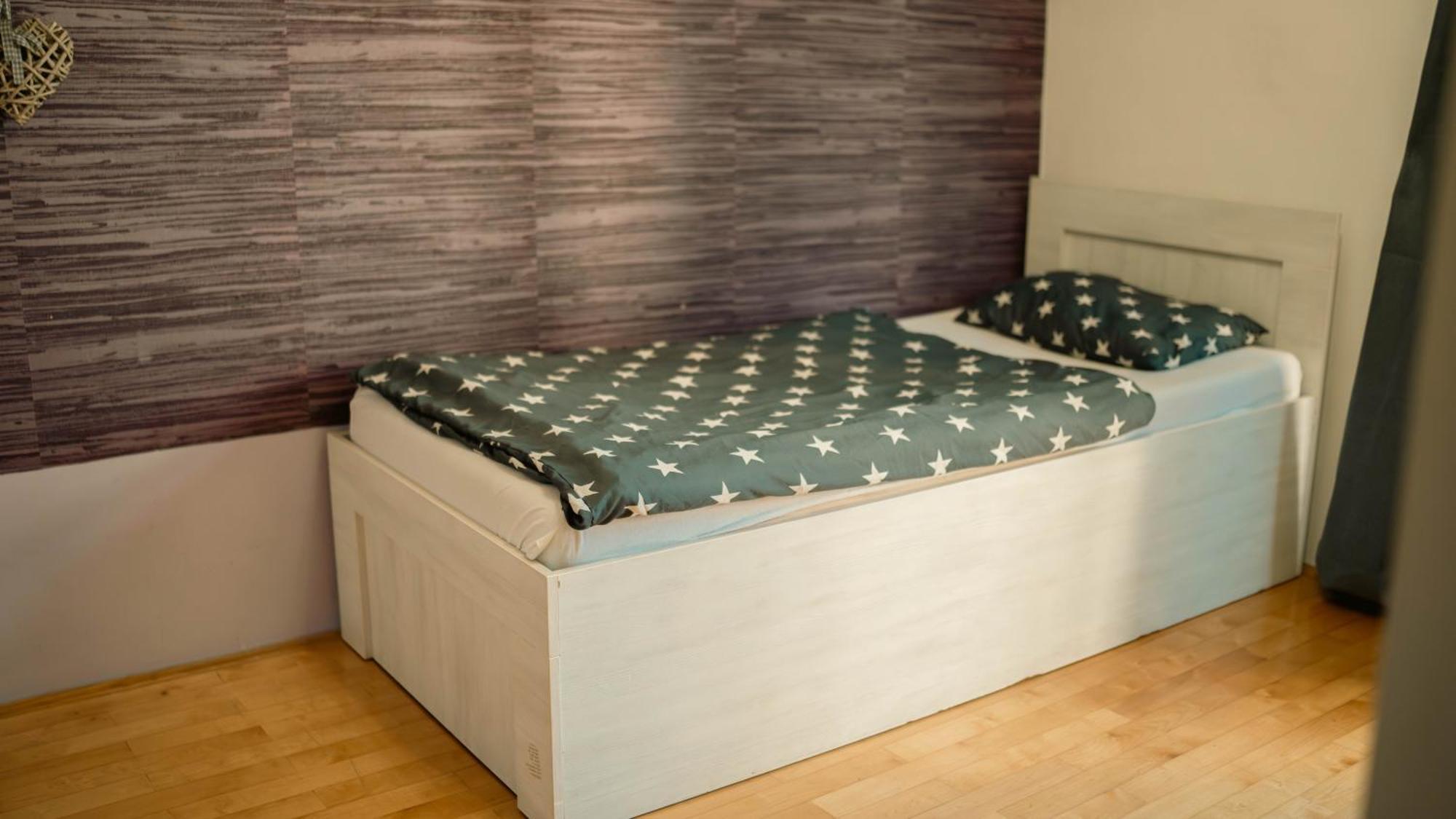 Hostel Tuzla Luaran gambar