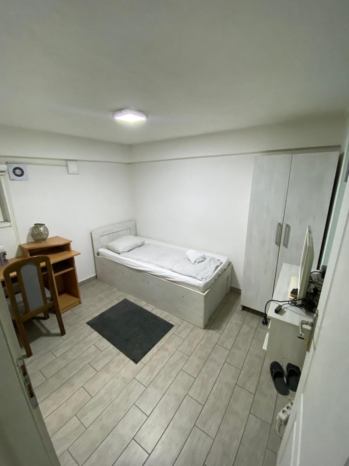 Hostel Tuzla Luaran gambar