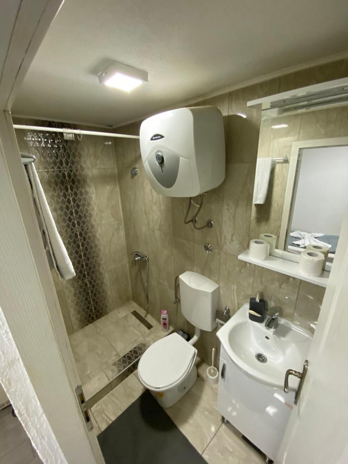 Hostel Tuzla Luaran gambar